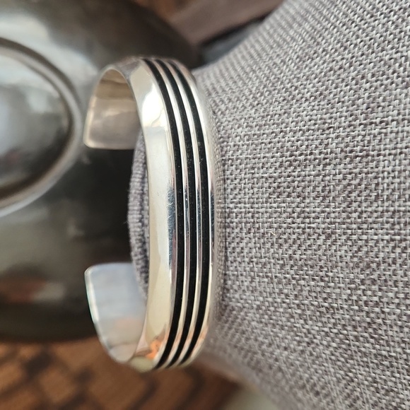 Vintage Handmade Native American Navajo Sterling Bracelet...